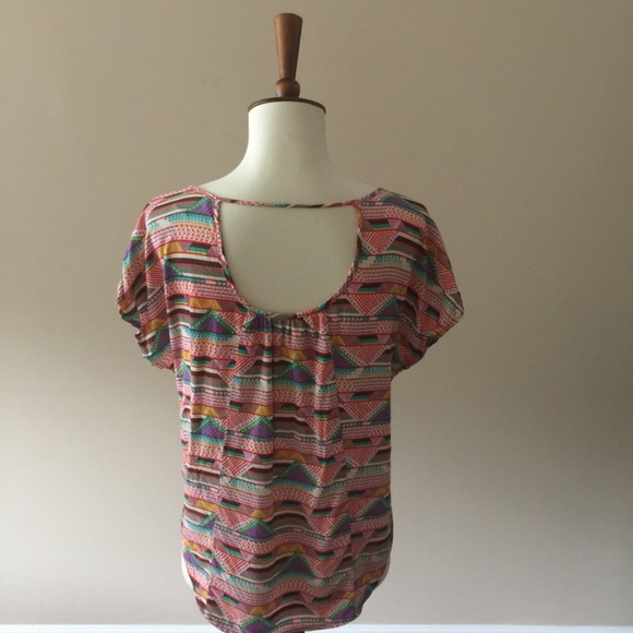 Leo Meets Virgo Aztec Print Top - Picture 6 of 7